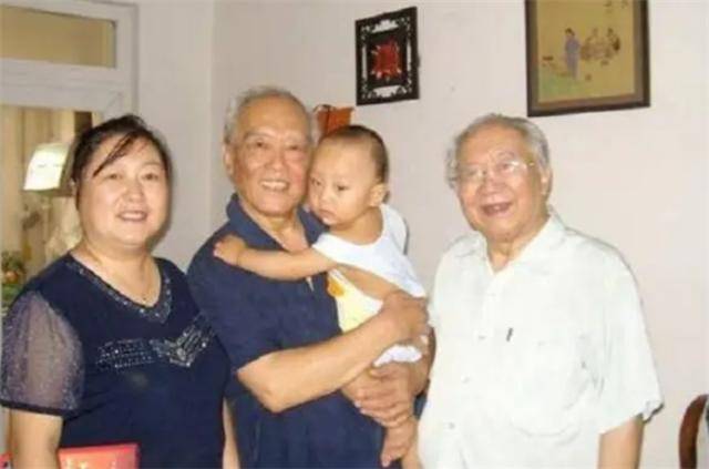 季承70岁娶30岁保姆,与父亲绝交13年,季羡林上亿遗产捐了北大