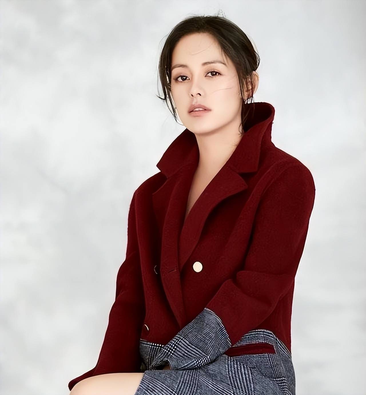 王力可17岁出道演40多次女一号也不红37岁未婚让父母操心
