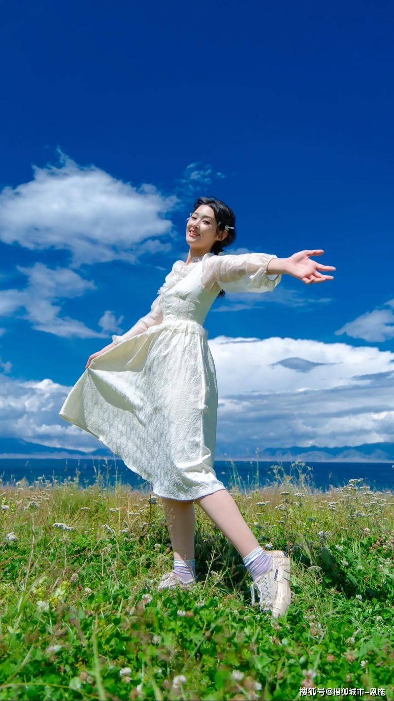 新疆天山天池风景区美女 新疆天山天池风景区美女