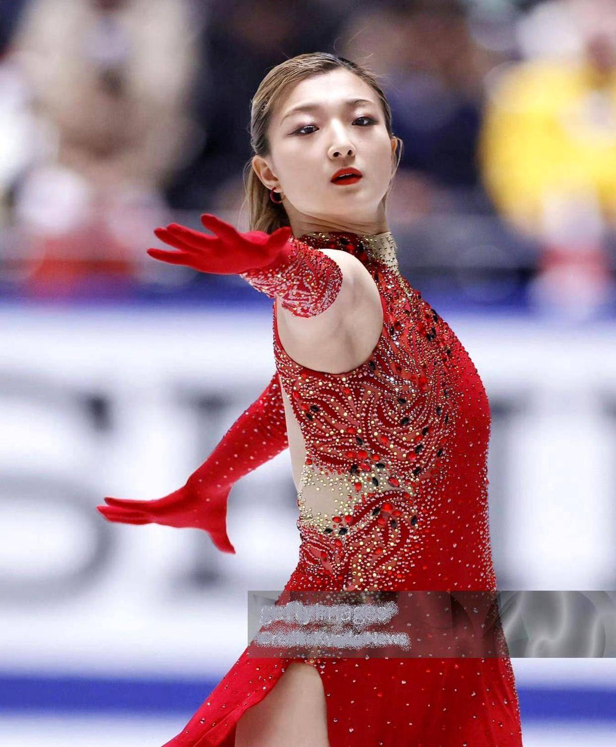 日本花滑运动员,第一美少女本田真凛颜值爆表,脸比金牌更值钱?