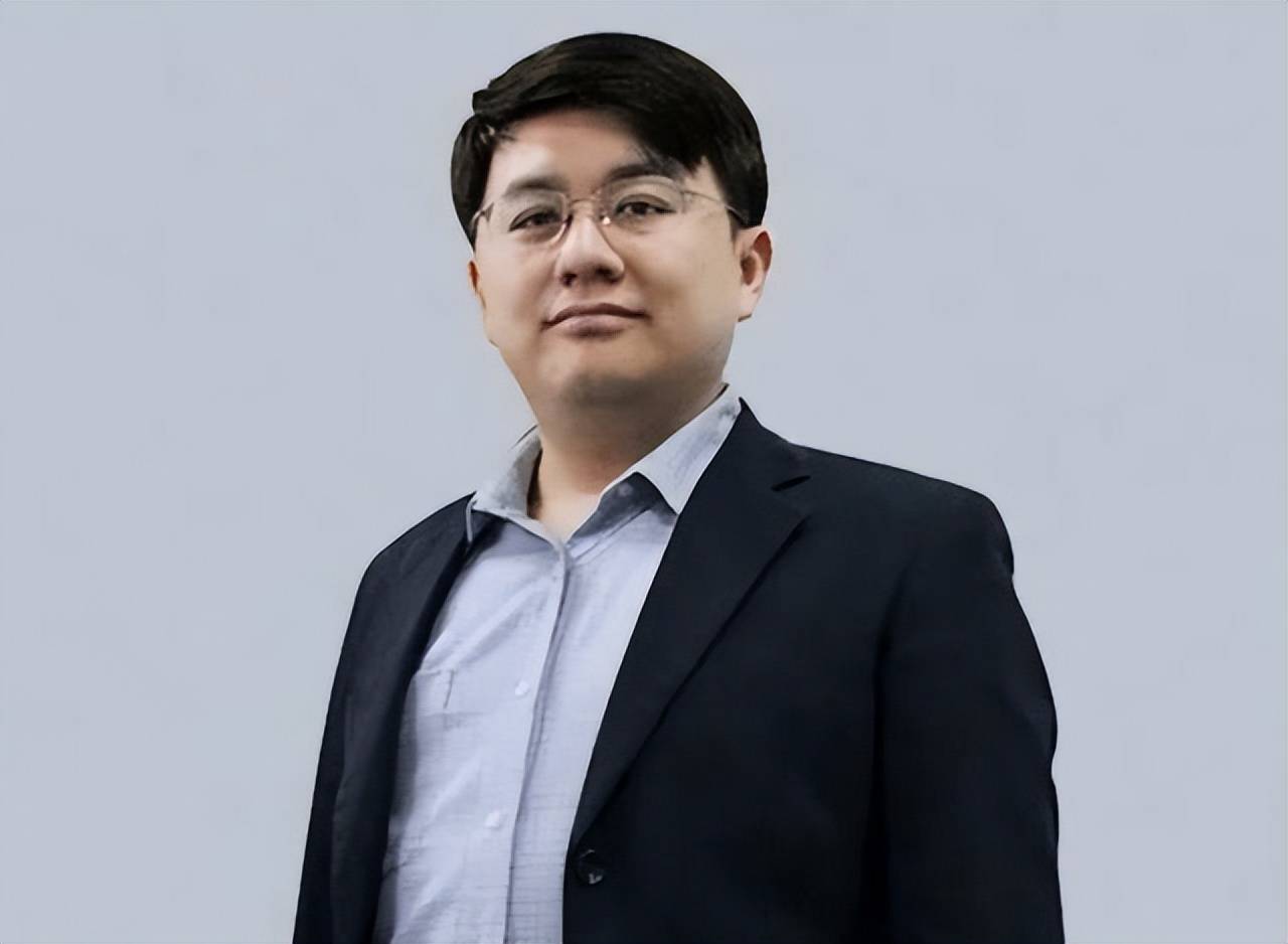 8岁红遍娱乐圈,全国人民都看过他屁股,现在当老板坐拥上亿身家