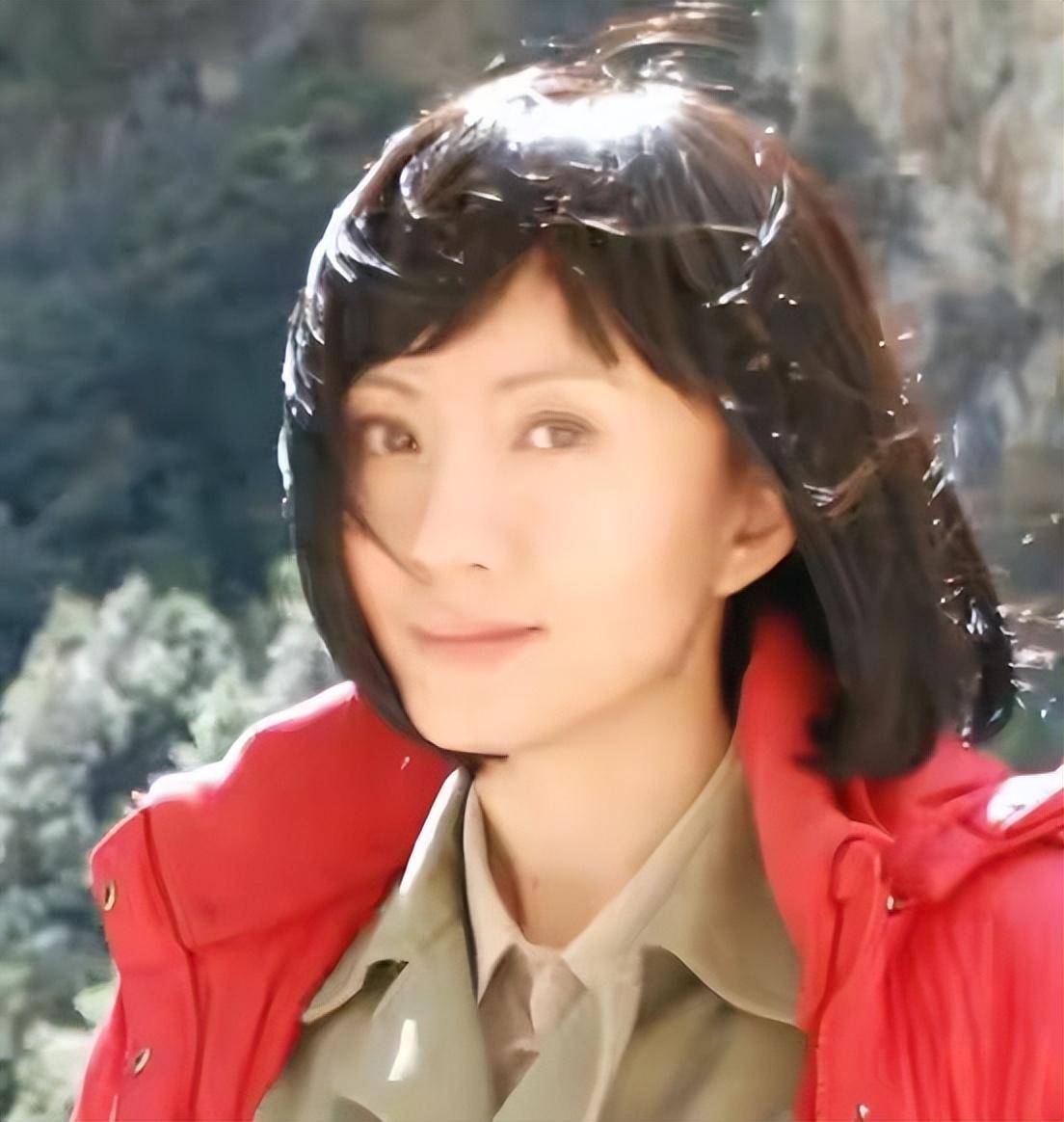 她是女明星恩师长相绝艳演技好出道38年零绯闻52岁戏红人不红