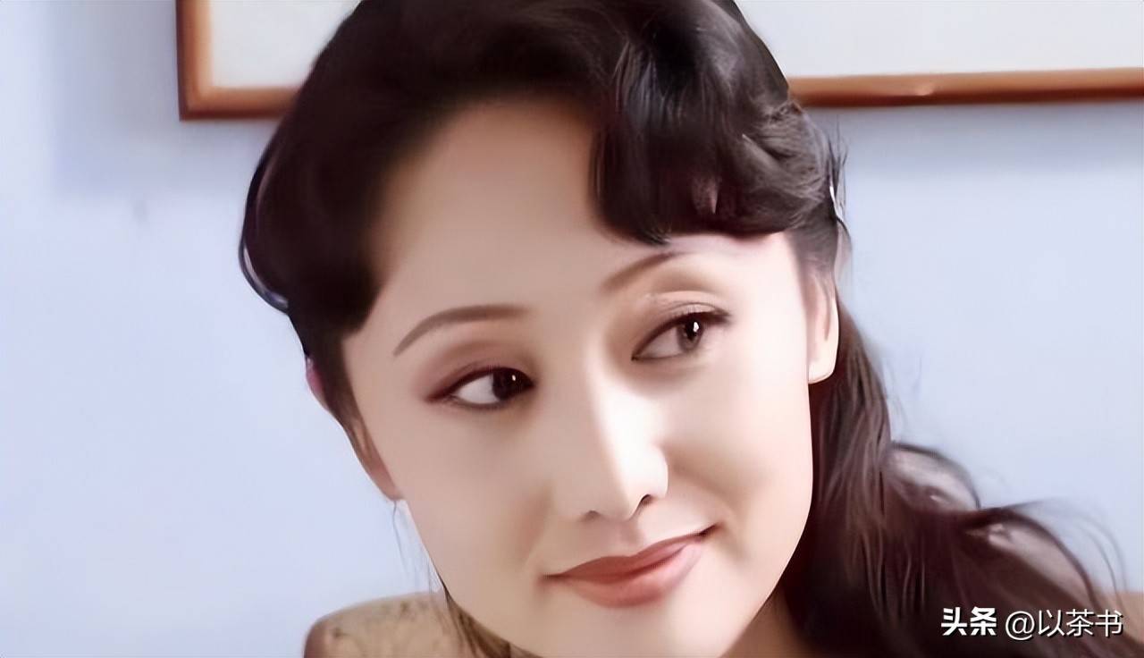 "令妃"赵丽娟今家庭美满,曾为拍戏打掉孩子,22岁女儿来之不易