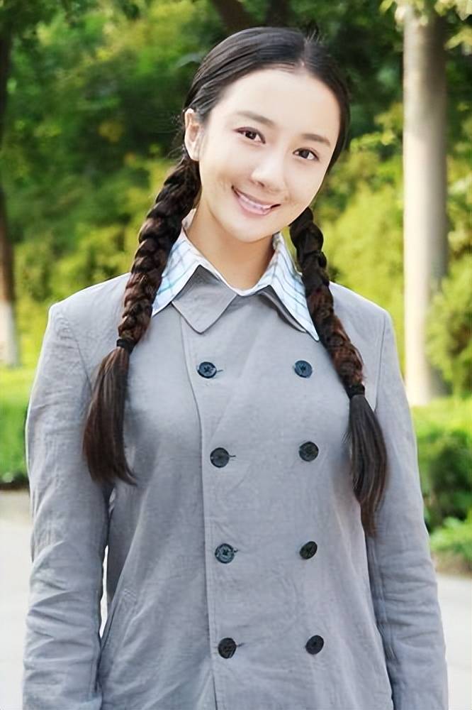 李依晓:被称"第一古装美人",却被狗咬到毁容,整容后仍难翻身