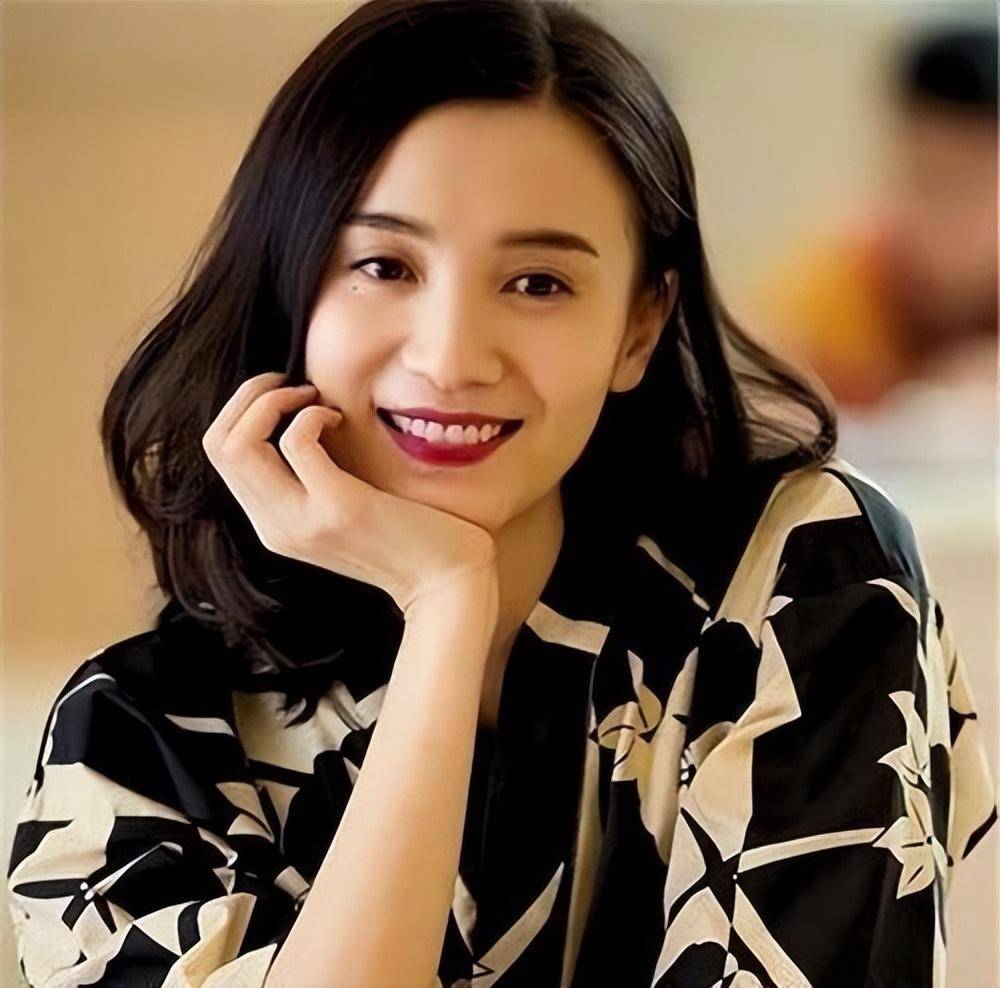 宋佳:插足成瘾,与已婚导演恋爱,依然未婚的她到底想要什么
