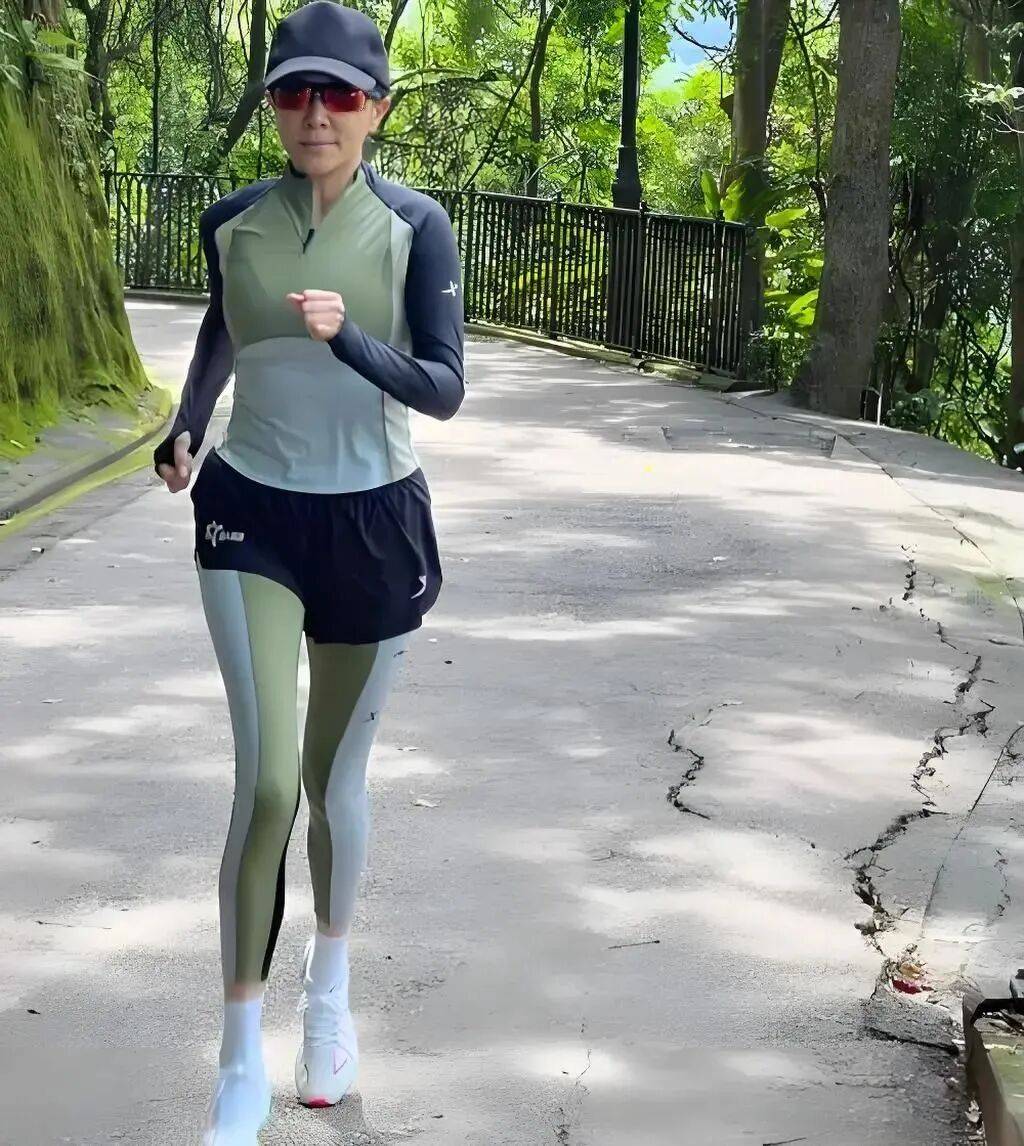 刘嘉玲为什么不怀孕生孩子为什么在线