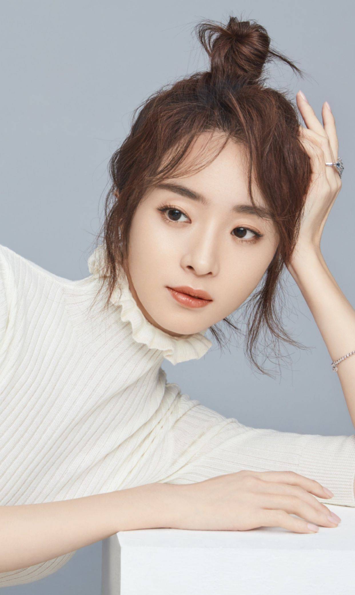 胡冰卿:31岁女神的魅力风暴,谁能抵挡这股迷人旋风?