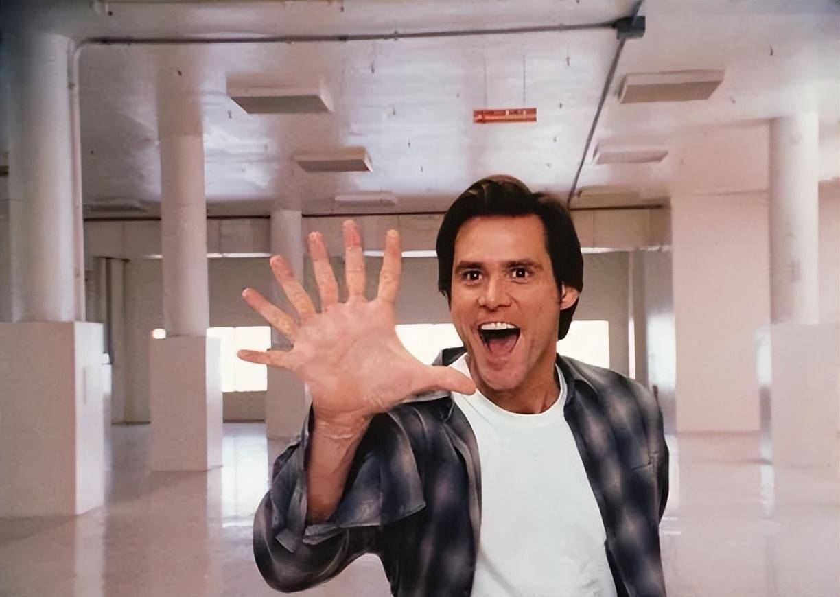 却凭楚门的世界撕掉标签,受万人追捧