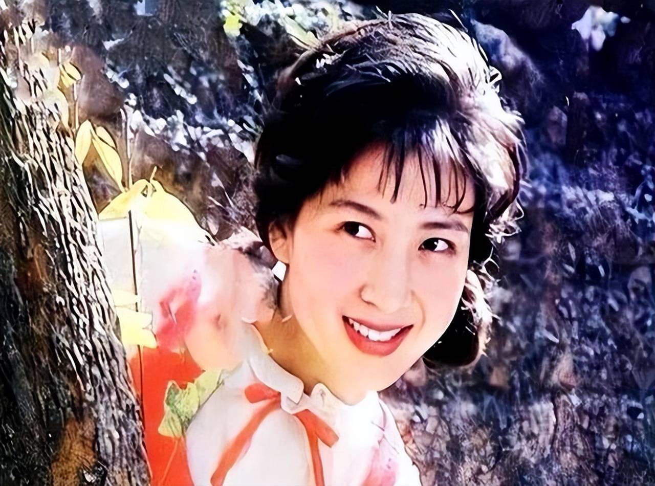 演员吴海燕:因"海霞"而红,丈夫离世一年后,如今她过的怎样了
