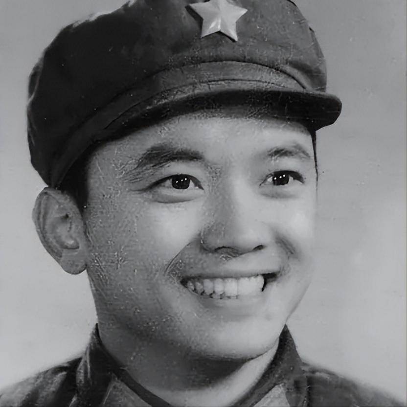 直到1997年,王刚正式进入中央戏剧学院