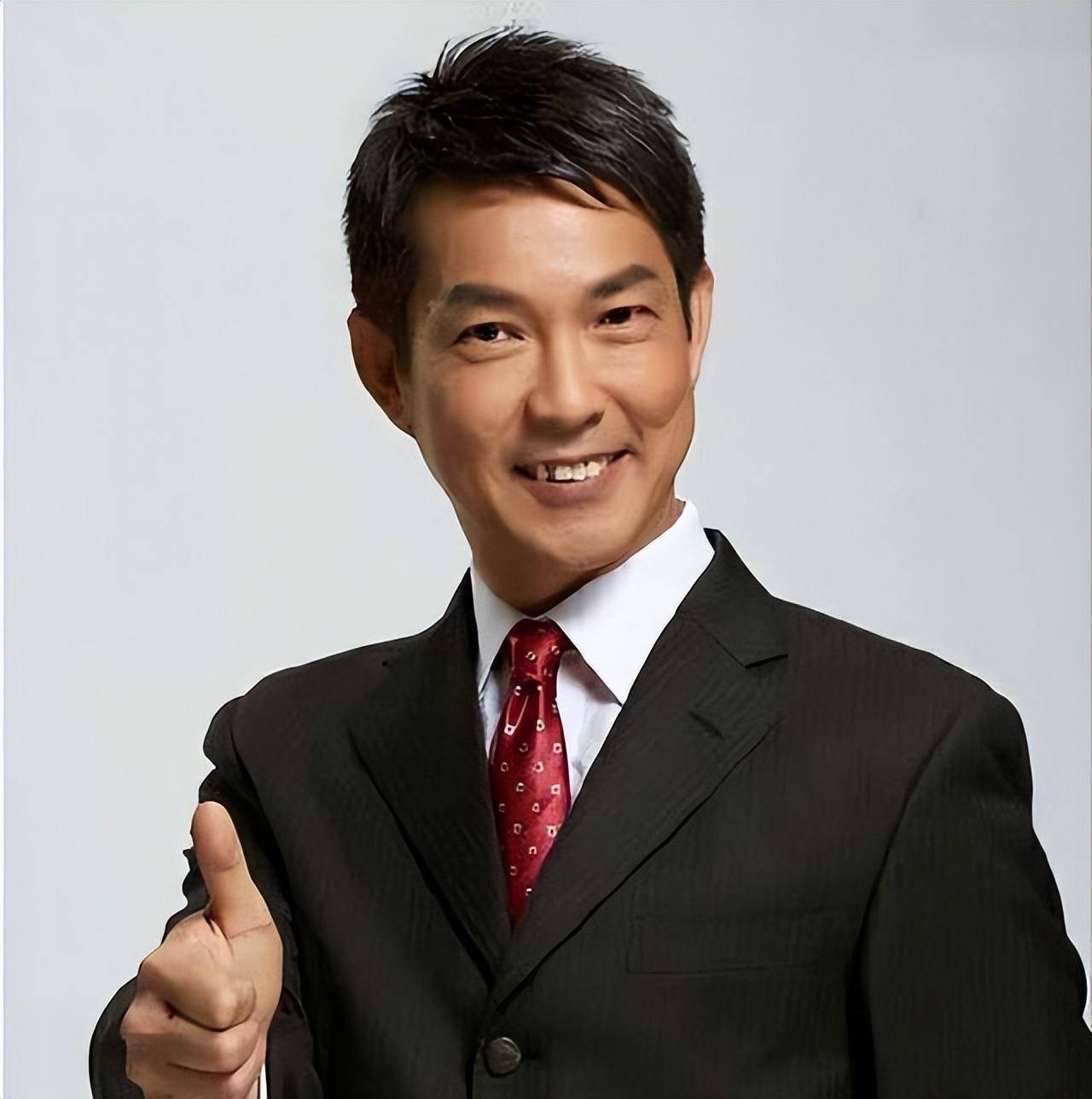 还记得执法先锋那场19层高楼跳跃的戏份吗?