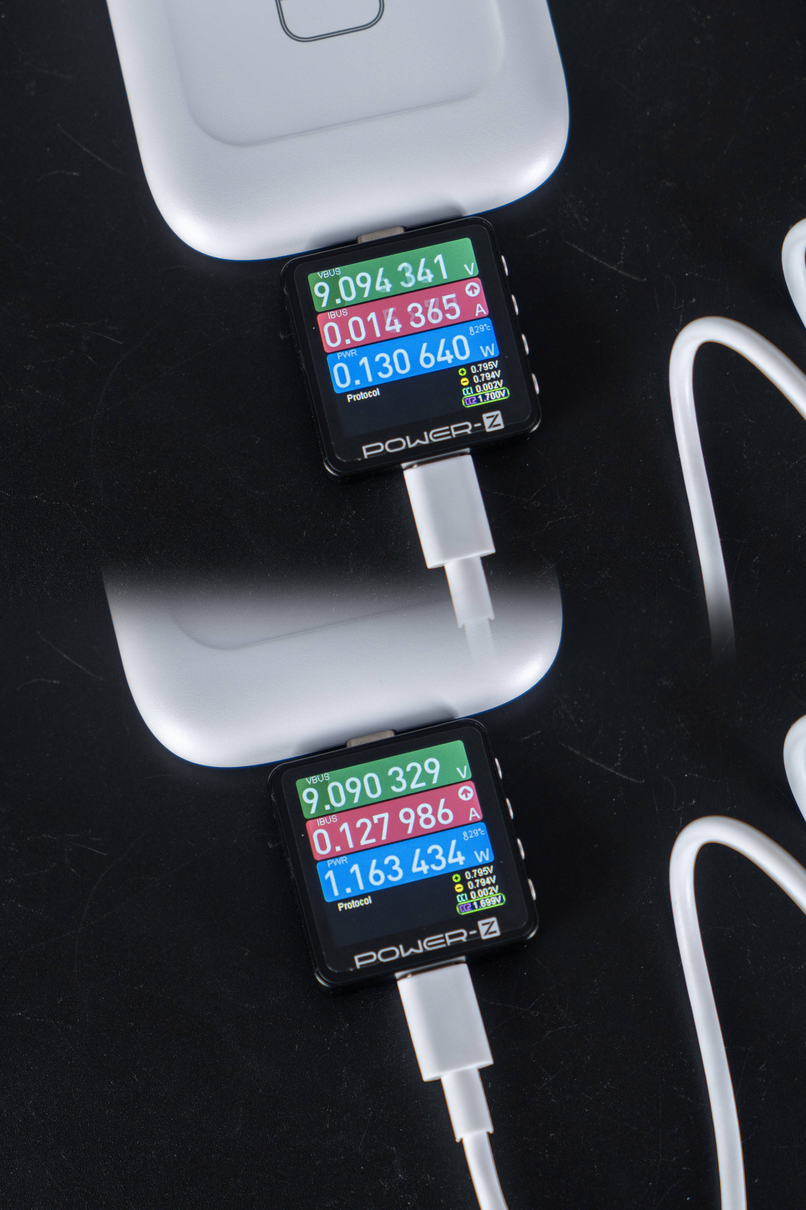 行李箱造型的无线充电器见过吗?迪奥科三合一折叠磁吸充电器分享