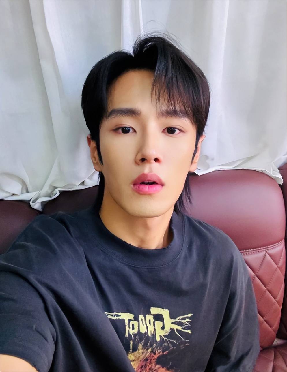 女主播控诉遭李云迪侵犯,曾介入秦霄贤感情,晒转账记录撕李汶翰