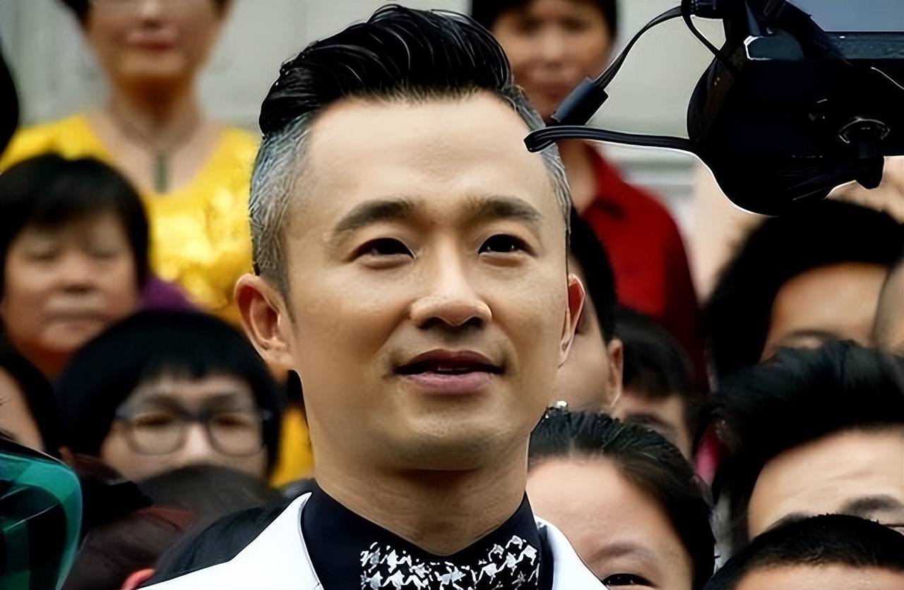 东方卫视一哥程雷近况曝光!沦落当婚礼司仪,因寿宴门断送前程