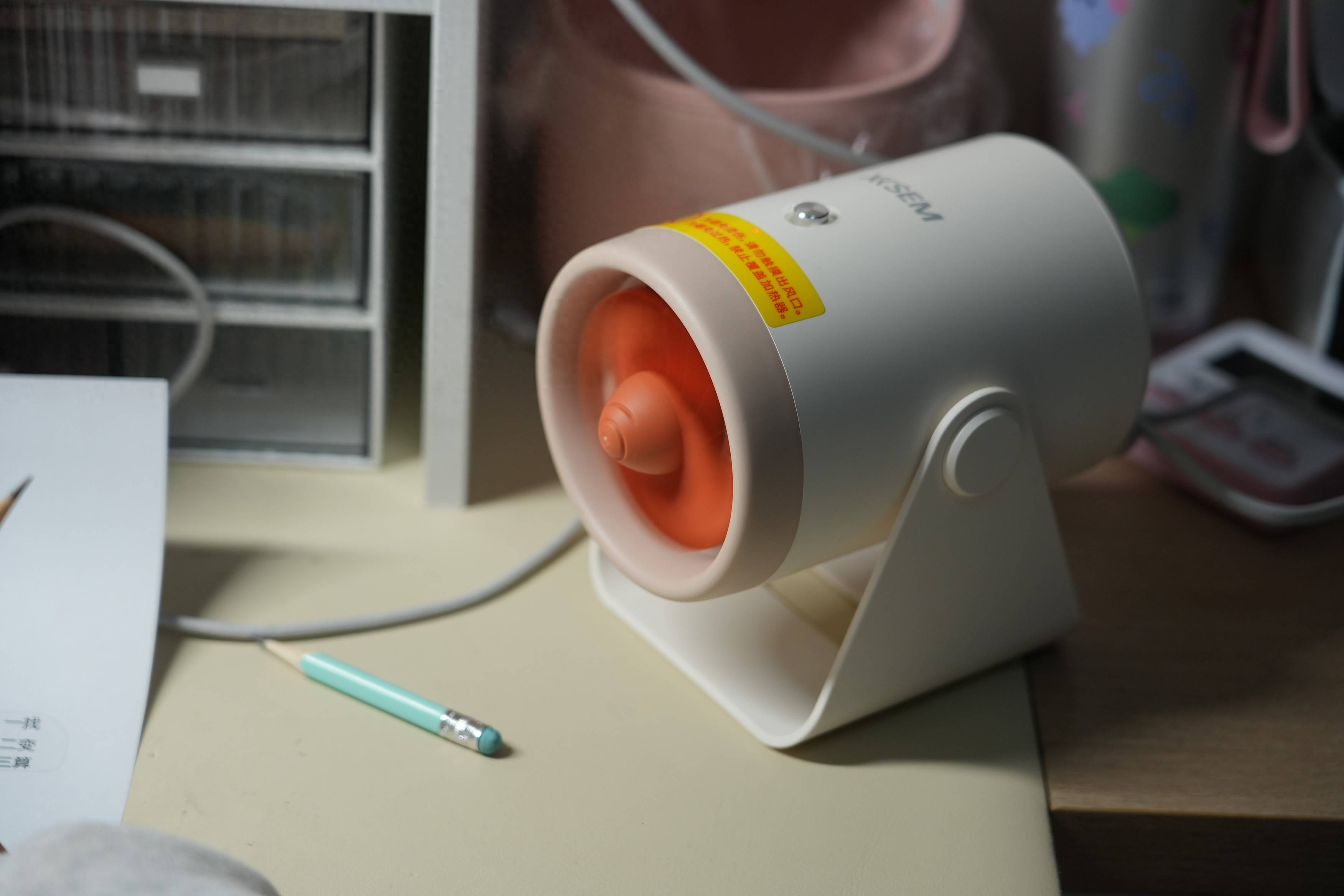 西圣桌面暖风机mini体验：2秒即热不燥，深夜赶稿办公都暖乎乎