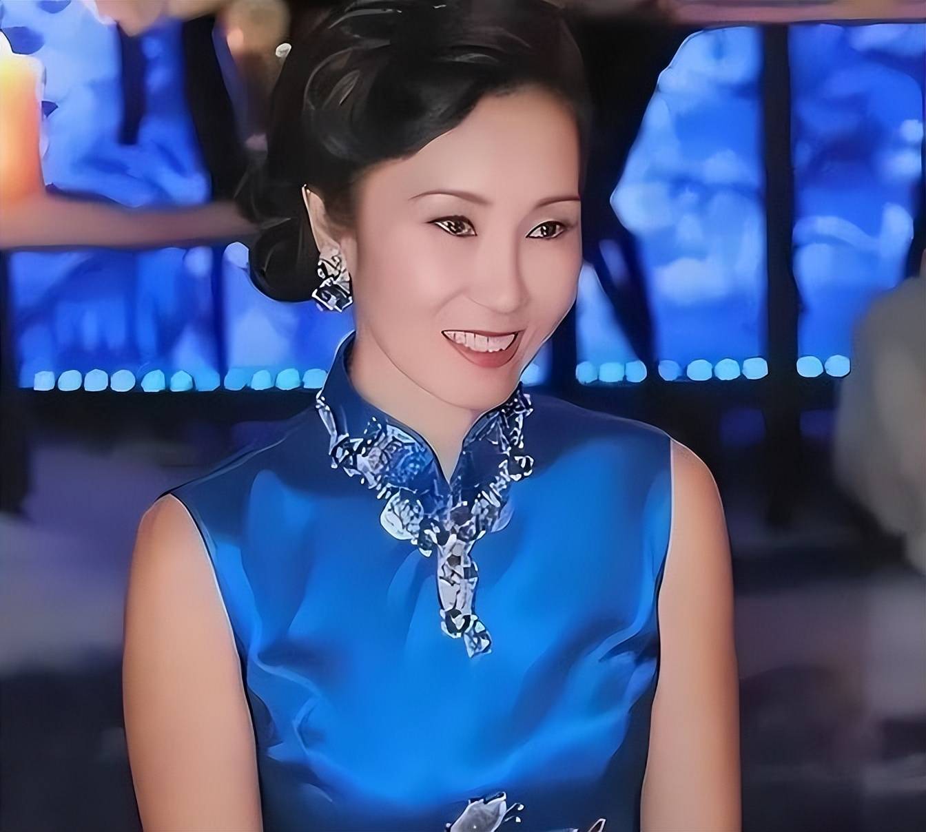 王思聪母亲林宁疑似低调探视孩子;母爱无声却温暖人心!