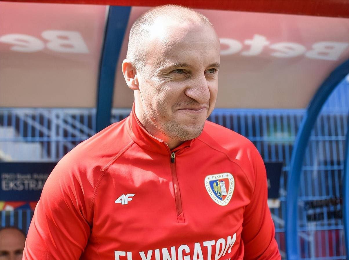 北京国安备受外媒盛赞：中国足坛豪门，执教成为荣誉