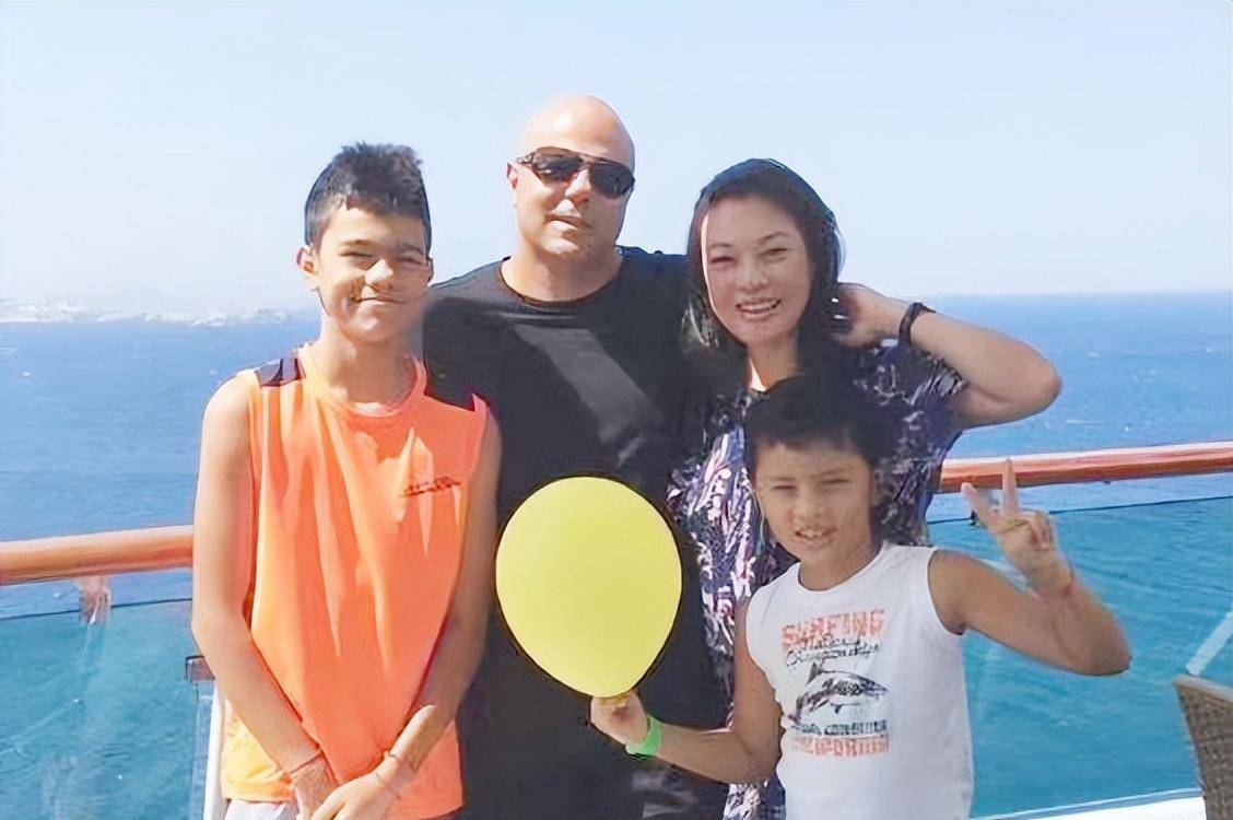 史可与黄小茂离婚23年:她嫁外国丈夫,他娶美女主持,人生各异