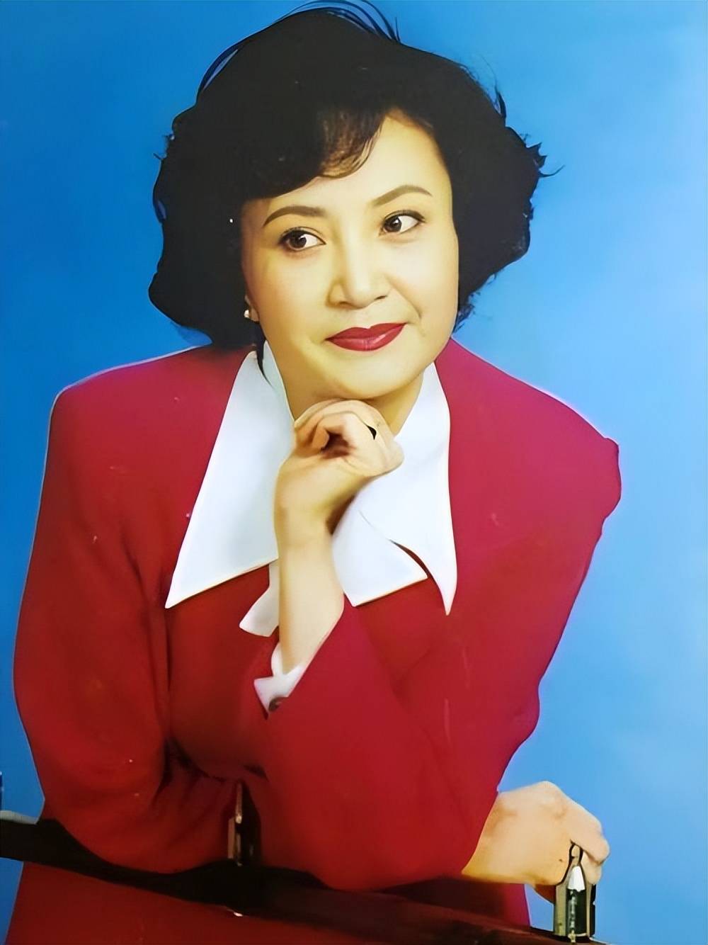 后来学校有次临时调动,让杨春霞去京剧班代课,没