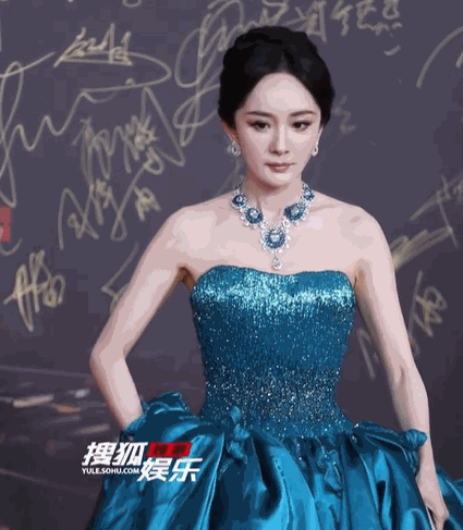 微博视界大会:杨幂丰满有料,关晓彤珠圆玉润,蒋欣美一大跳