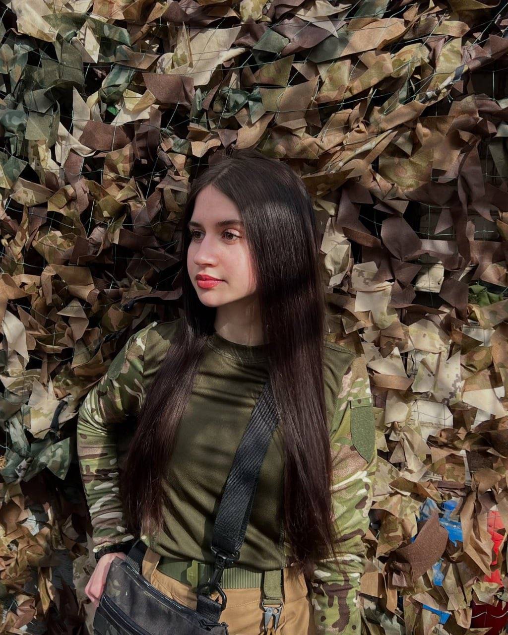 乌克兰女兵美貌逆天!