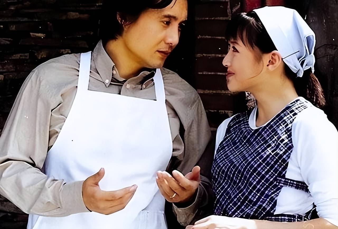 为了拍摄反派江别鹤的鞭尸戏,他本该顺利完成动作,却因同剧的张卫健和