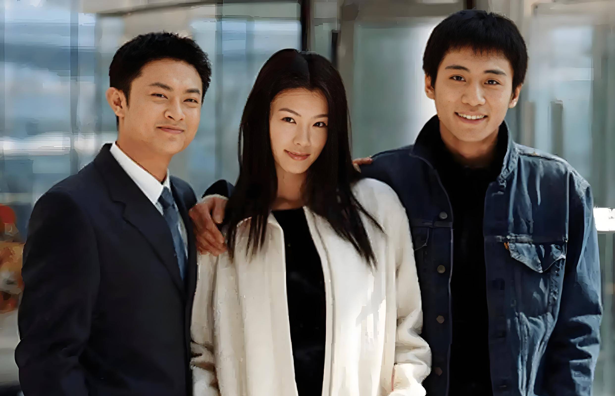 于娜印小天国庆节相聚,47岁印小天老了,44岁于娜却发福到认不出