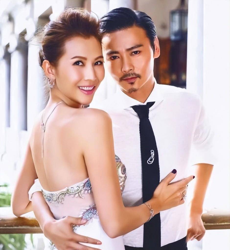 婚后17年,蔡少芬终于不装了我和张晋的婚姻一地鸡毛