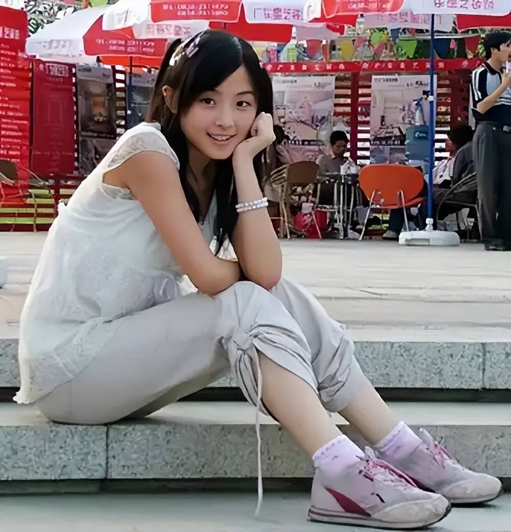 被"造谣"18年后,再看张含韵的"处境",杨幂的话终于有人信了