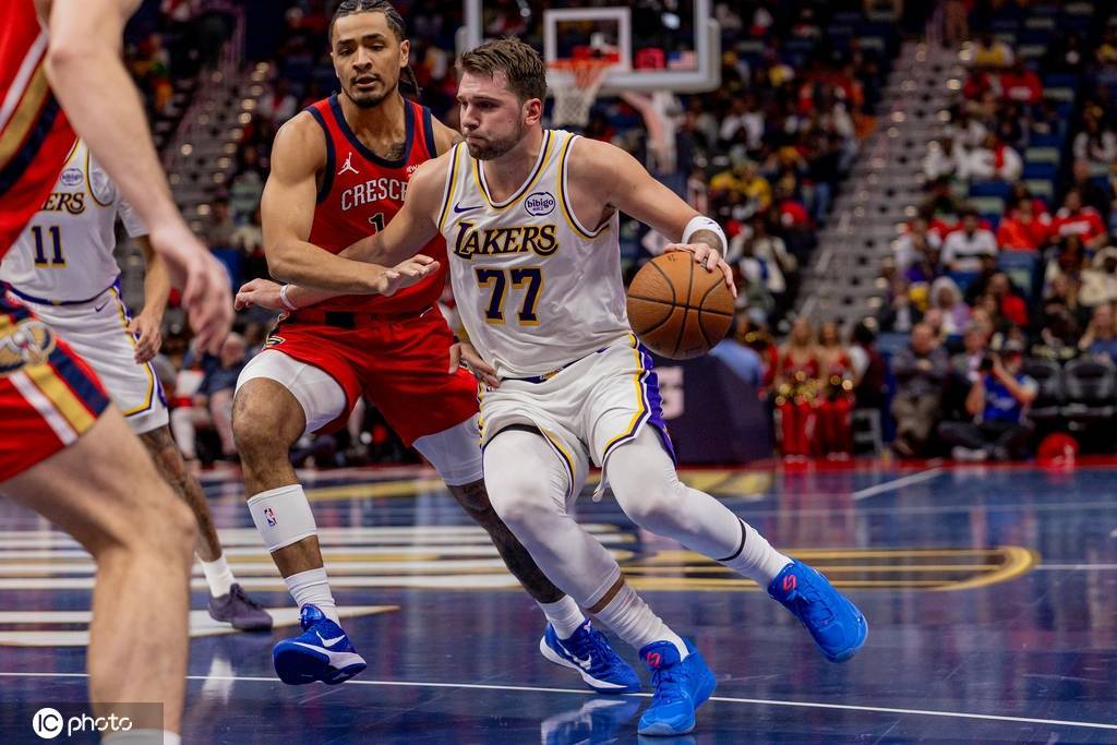 东契奇24+12里夫斯31+7 NBA杯湖人轻取鹈鹕