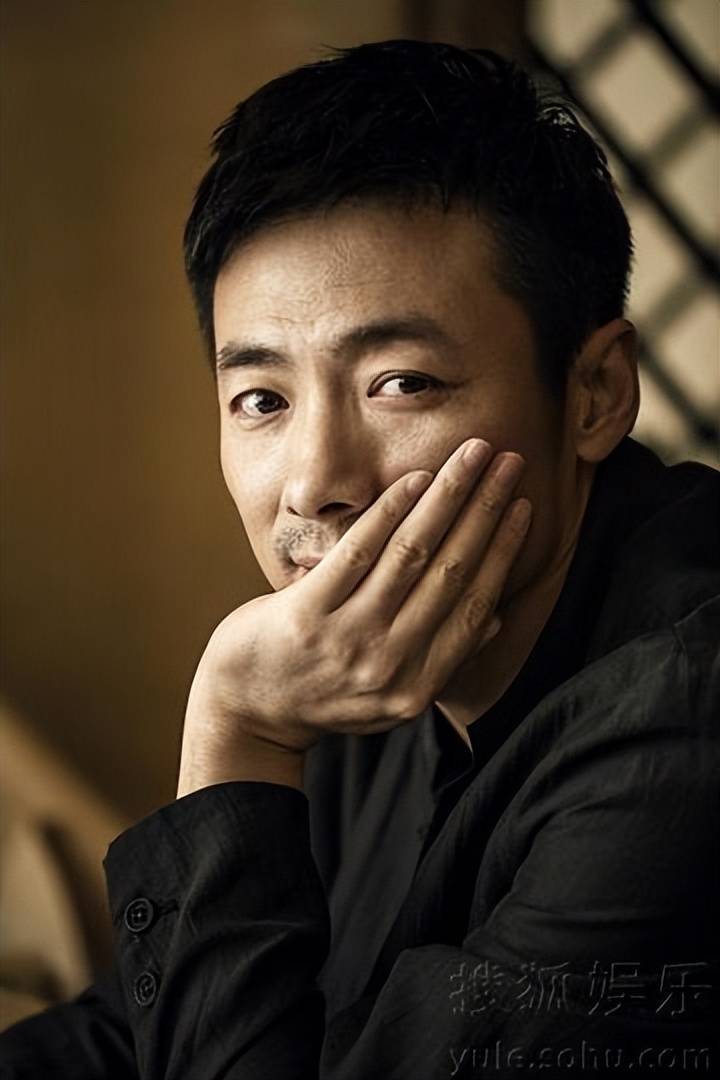 生活方面,祖峰和妻子刘天池用自己独特的方式营造了一种和谐的婚姻