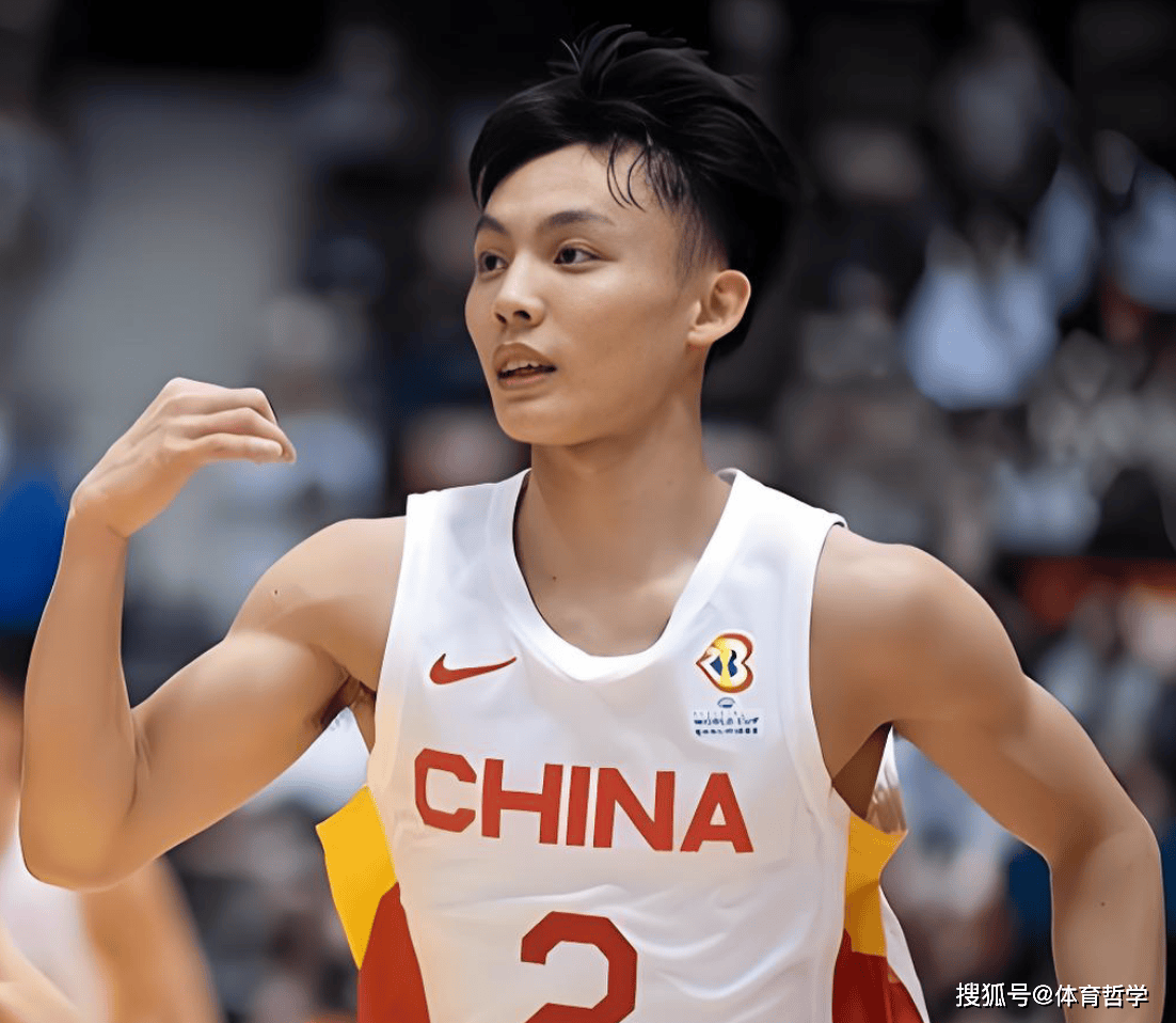 周鹏中肯点评，道出徐杰为何会无缘中国男篮大名单