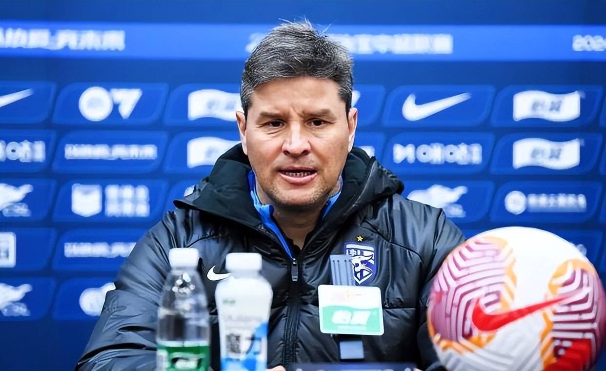 意外！上港新援能从中乙球员逆袭成国脚，最该感谢的人是这位名帅