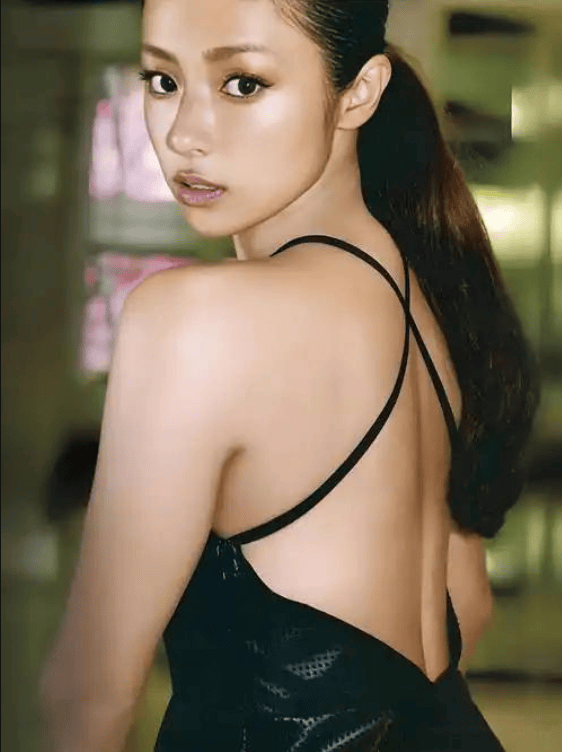 日本女星深田恭子性感写真！天使面孔魔鬼般的火辣身材