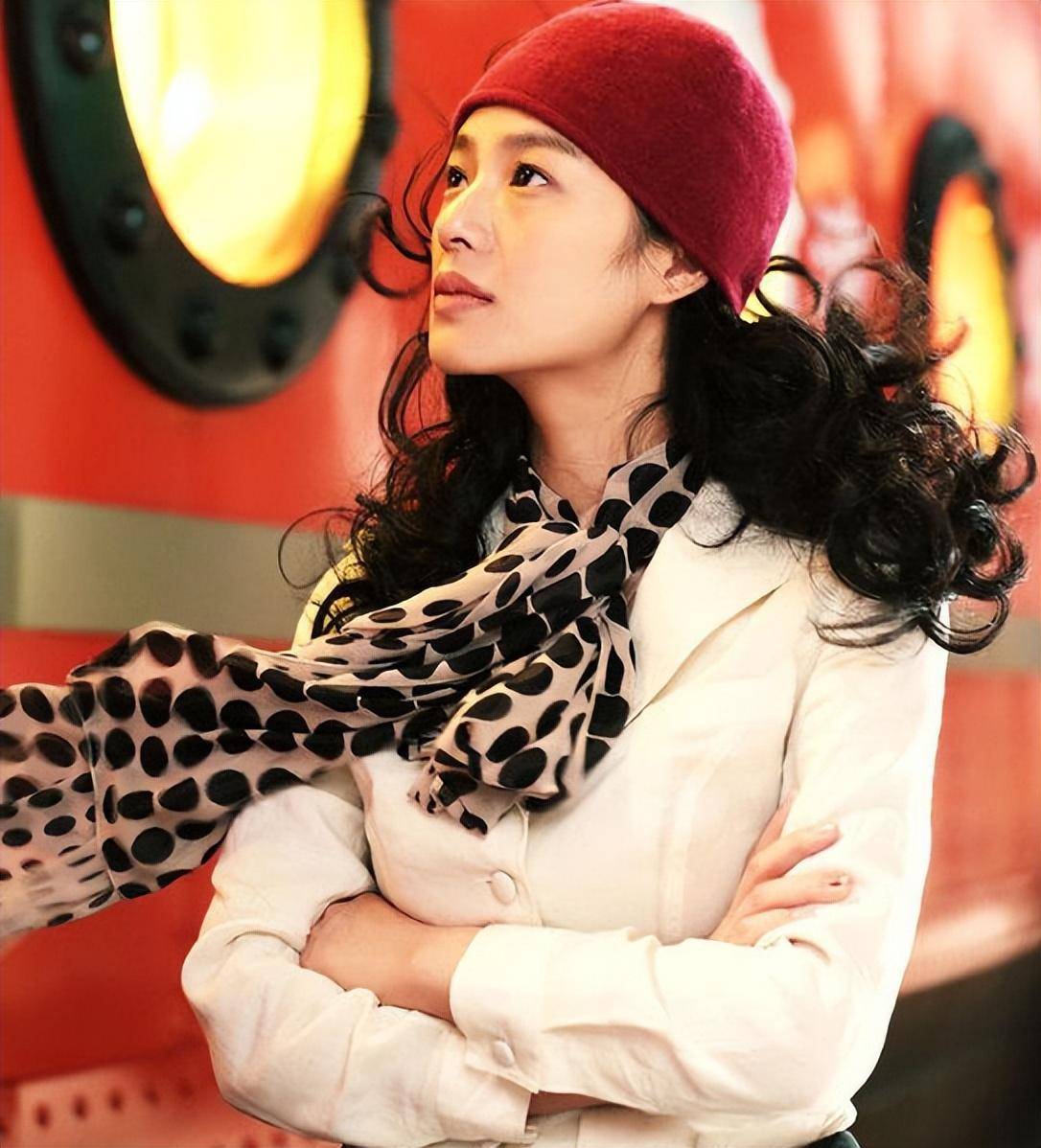 周韵:征服多情的姜文,搞定强势的婆婆,唯独与继女处不好