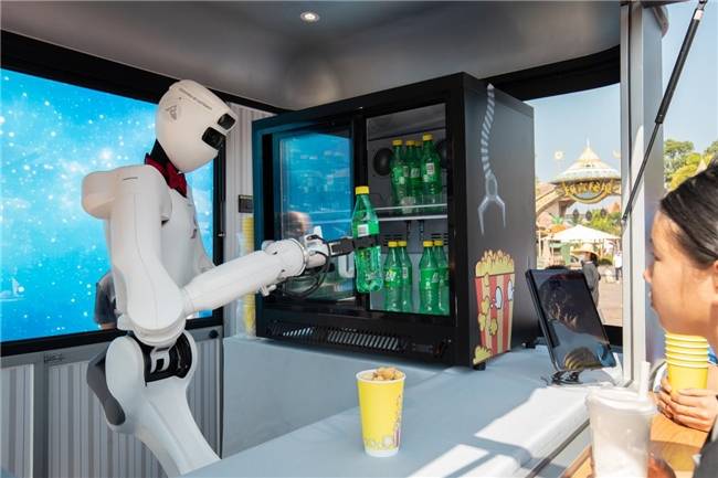 全球首个绳驱AI机器人零售服务店在粤揭幕,金马游乐与星尘智能共启“具身智能”文旅新纪元(图5) 全球首个绳驱AI机器人零售服务店在粤揭幕,金马游乐与星尘智能共启“具身智能”文旅新纪元(图5)