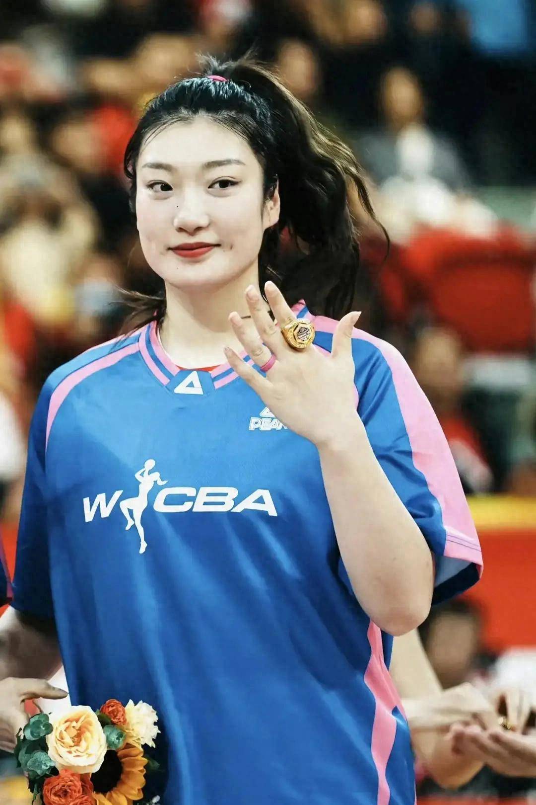 WCBA新赛季将至!李缘转会、张子宇未注册,王丽丽加盟引期待