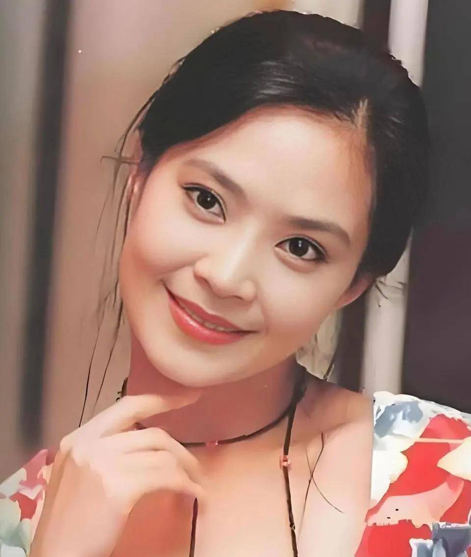 她为男人和琼瑶"翻脸",婚后丈夫接连"出轨",还被骗800多万