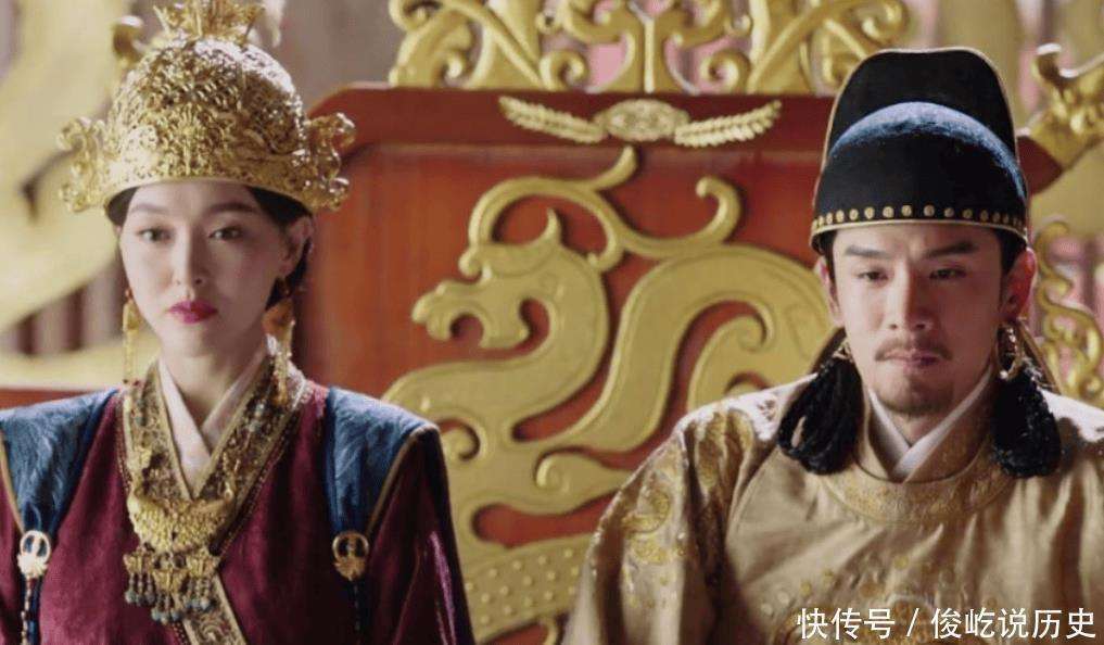 公元982年,辽景宗耶律贤去世,年仅30岁的萧燕燕瞬间成为寡妇,她和年仅