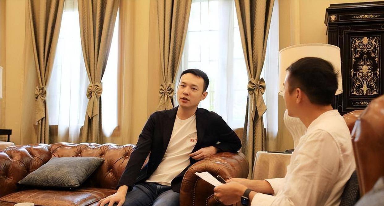 霍启刚38岁堂弟网上招亲!豪门子弟自称"打工仔",择偶标准曝光