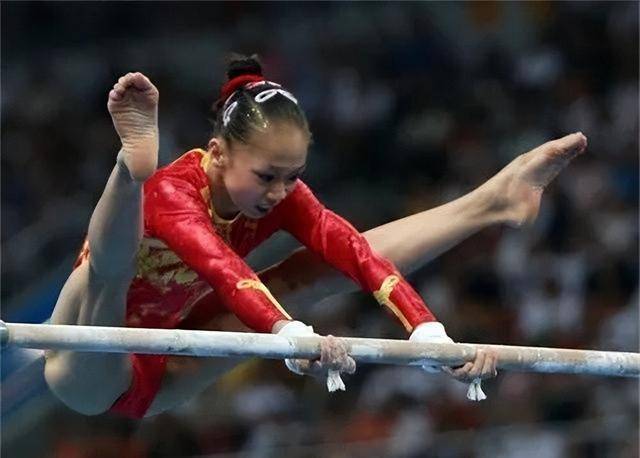 尽管江钰源在自由体操上出现失误,杨伊琳肩负起中国女队个人项目的