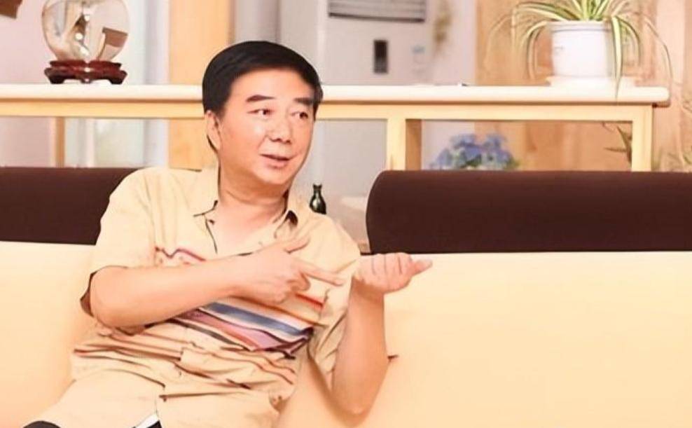 13岁入伍,两次赴前线,看透郭德纲,姜昆的徒弟唐爱国咋样了?