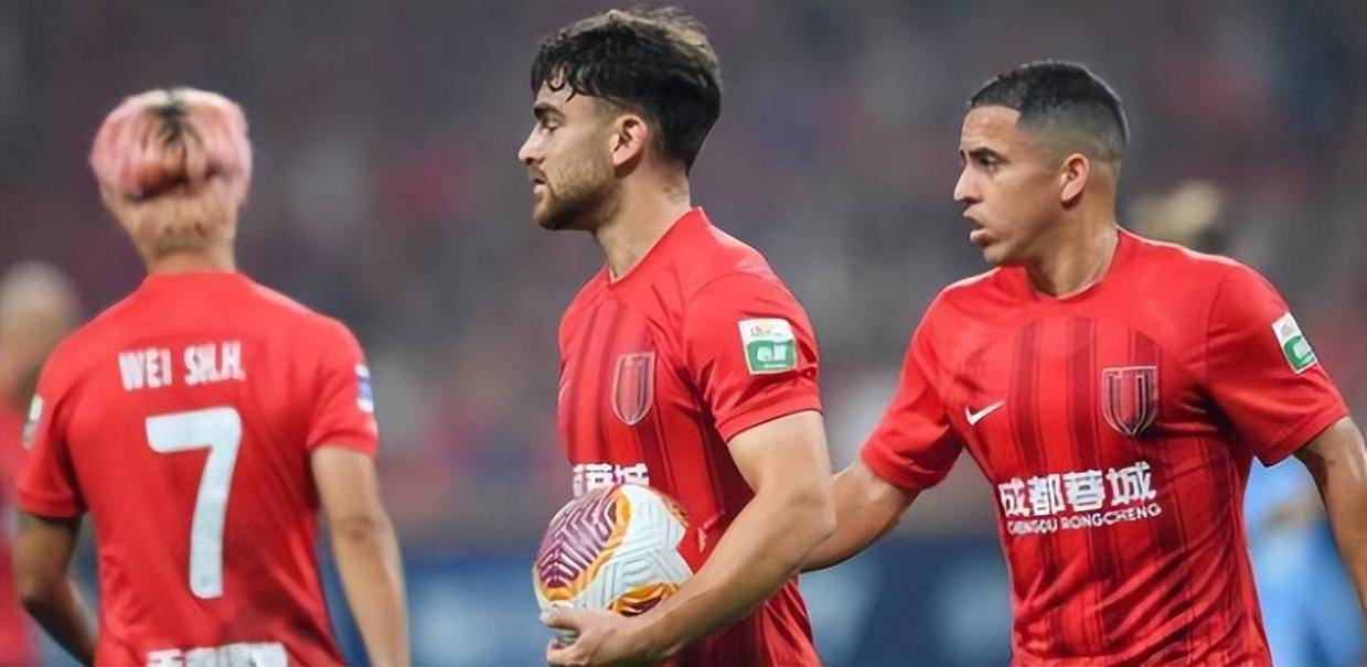 亚冠成都蓉城VS广岛三箭：4大外援出击，双铁腰坐镇，韦世豪冲锋