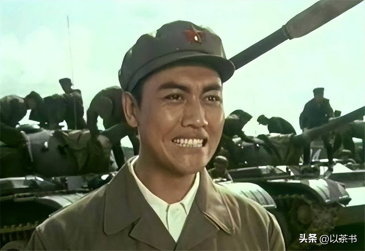 他曾是长影厂当红小生,巅峰期被突然带走,事业停滞查无此人