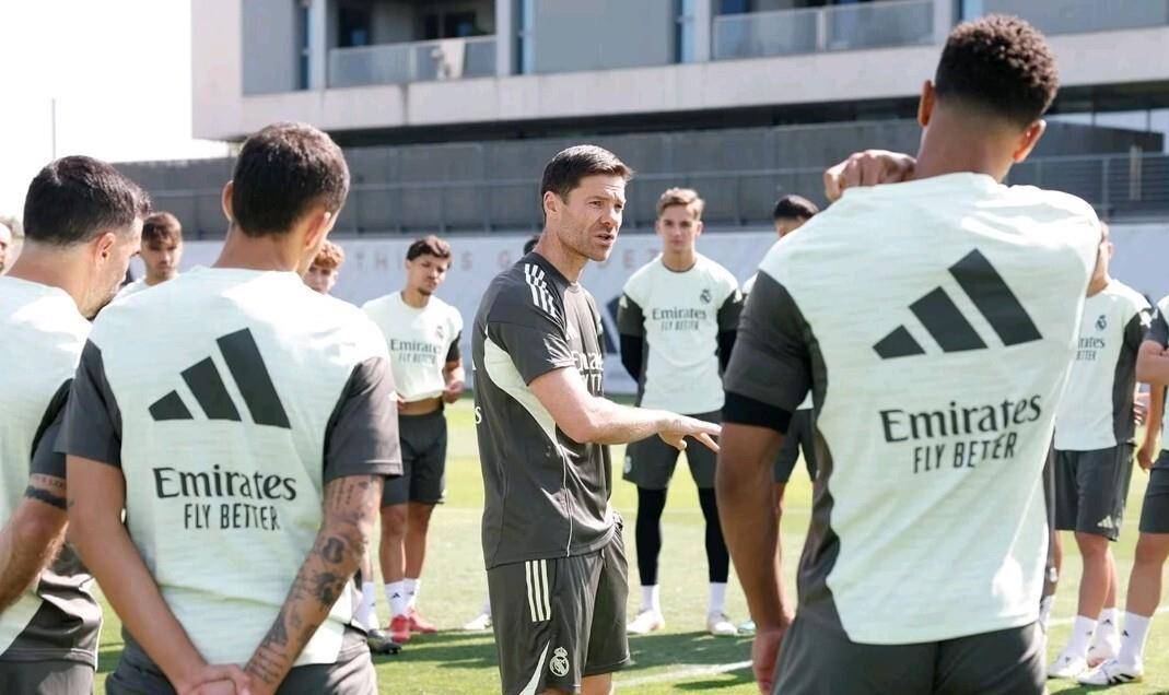 西甲乱了，巴萨4