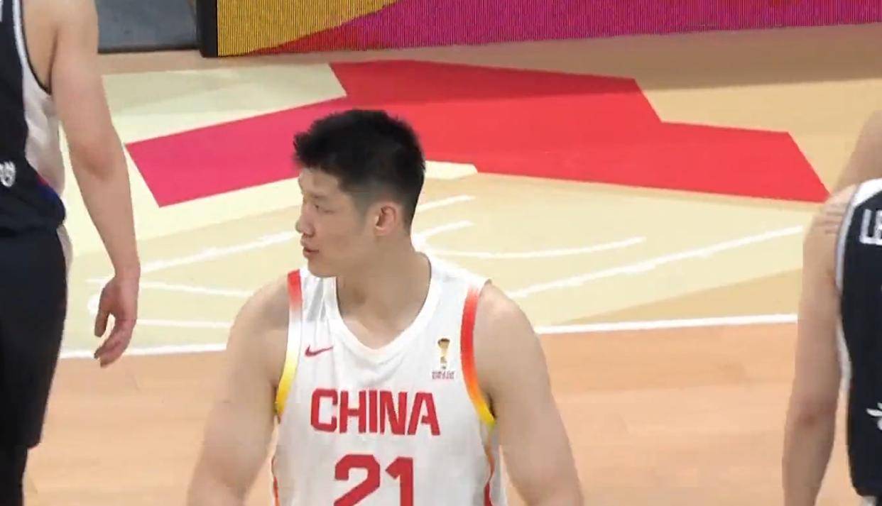 赵睿带伤出战？中国男篮一号位告急，仅一人能救郭士强！