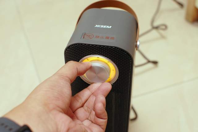 西圣WarmX立式暖风机：秋冬取暖新选择，冷暖双模实用不吃灰