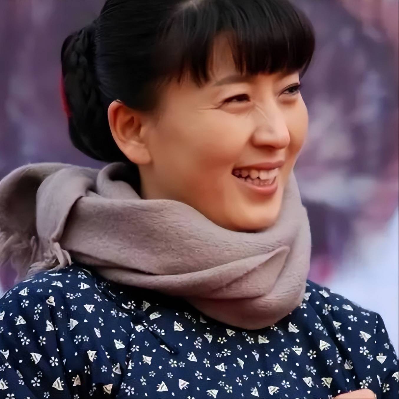 养儿也不防老,53岁闫学晶现状曝光,给广大中年女性敲响"警钟"