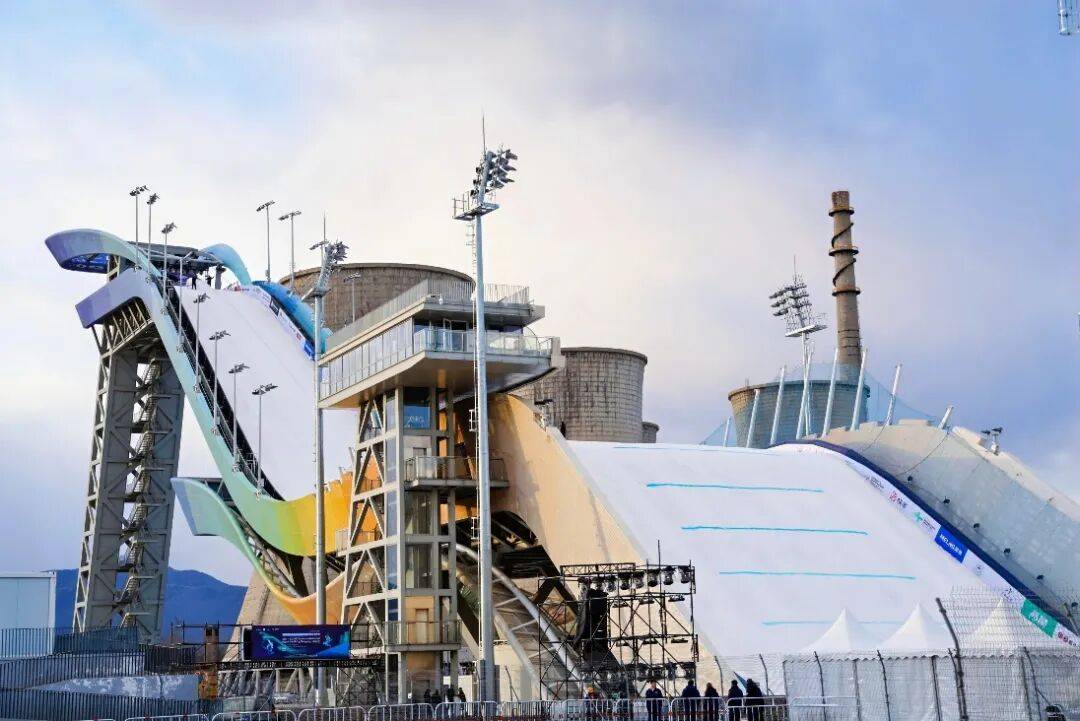 国际雪联顶级赛事开赛在即：长虹冠名演绎中国智造“出海”破局路 