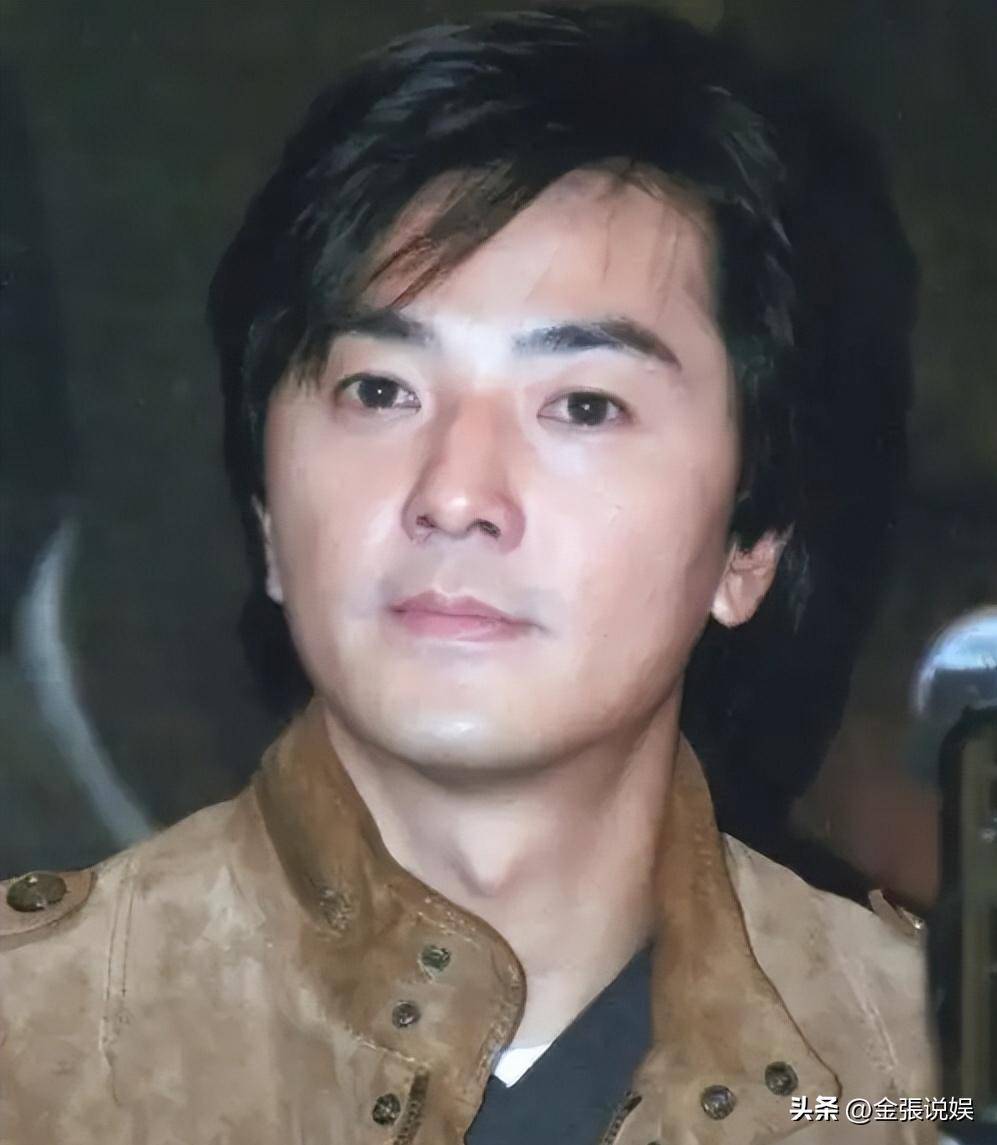 王晶没说错,57岁久居"日本农村"的郑伊健,早已选择另一种人生